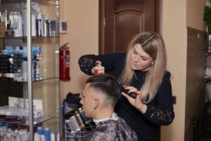 Nocne nawadnianie skóry: tajemnica odżywionej i gładkiej twarzy